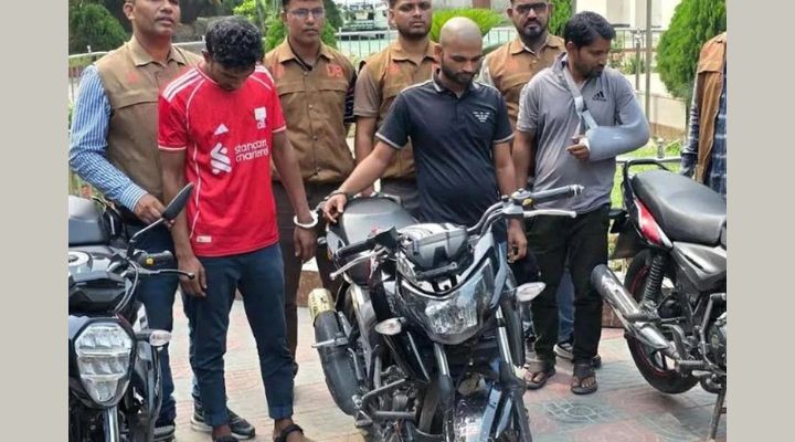 মুন্সীগঞ্জে চোরচক্রের ৩ সদস্য গ্রেফতার, ৩ মোটরসাইকেল উদ্ধার